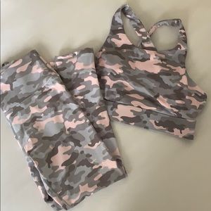 Camo Powerhold Fabletics Set